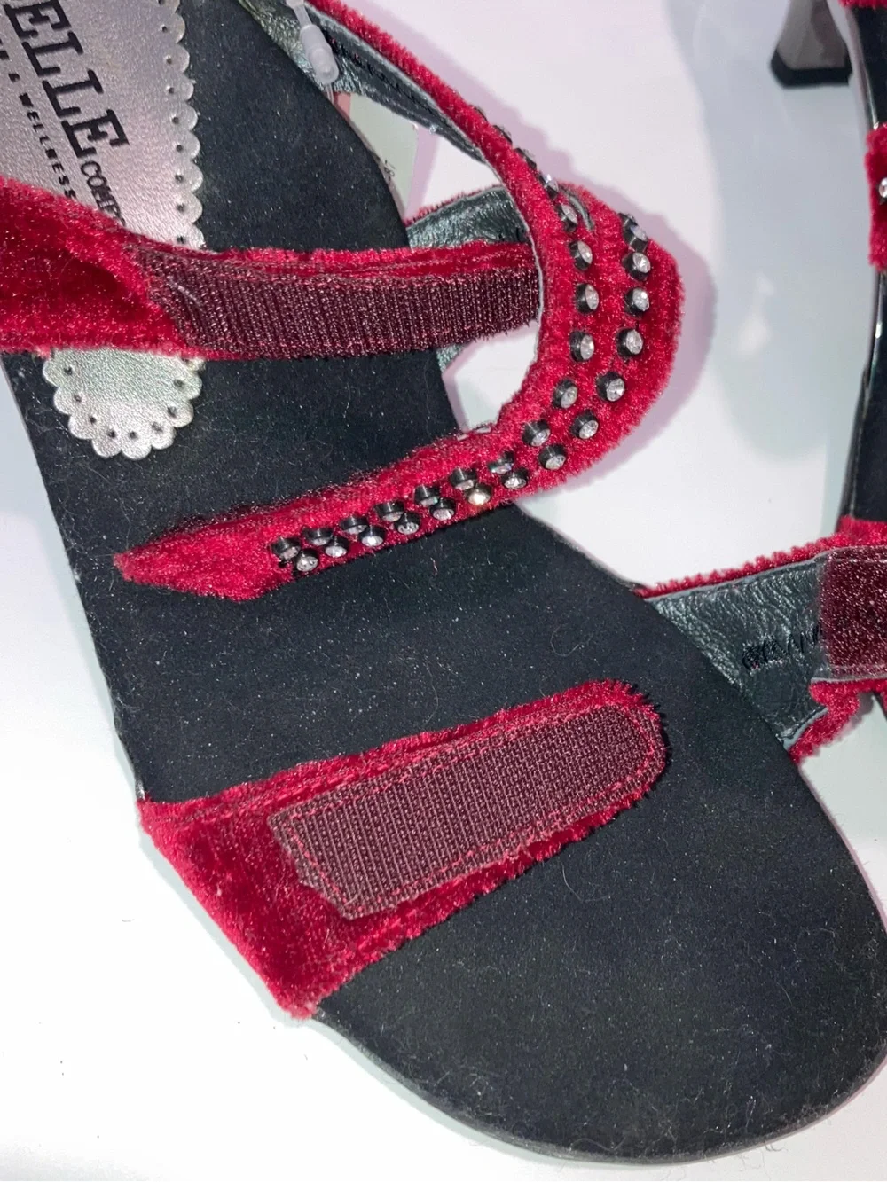 Helle Comfort Red Velvet Rhinestone Strappy Heels EU 38 US 7.5 Vintage Y2K